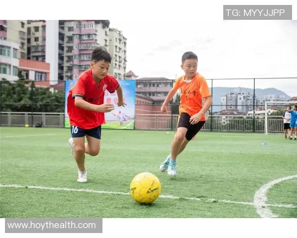 足球少女广州的梦想与奋斗青春在绿茵场上绽放光彩